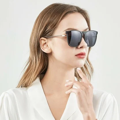Polarized Flip-up Clip-ons for Sunglasses - Image 2